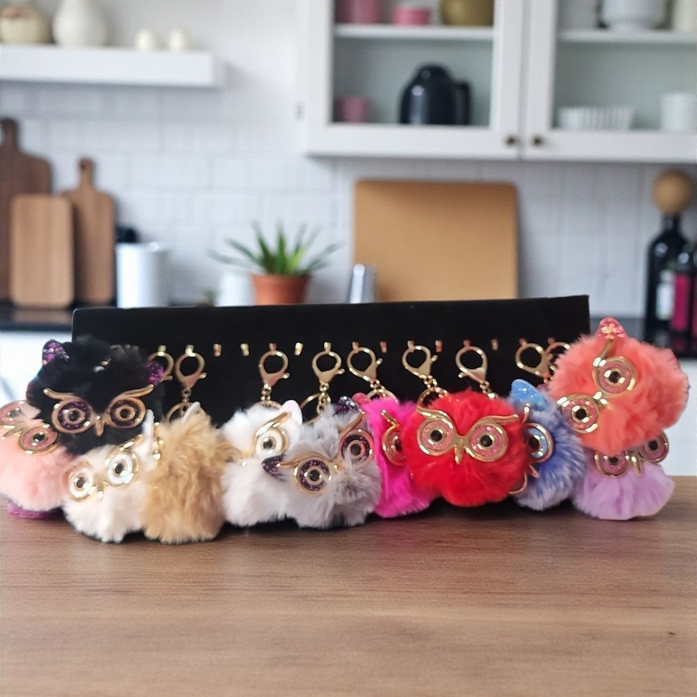 Chic Owl Keychain - Assorted Colors To Choose From - Picture 4 of 5